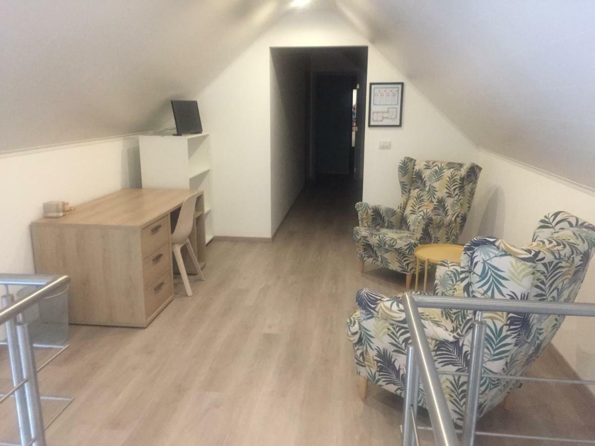 Vila De Karaneel Mangelaar Exteriér fotografie